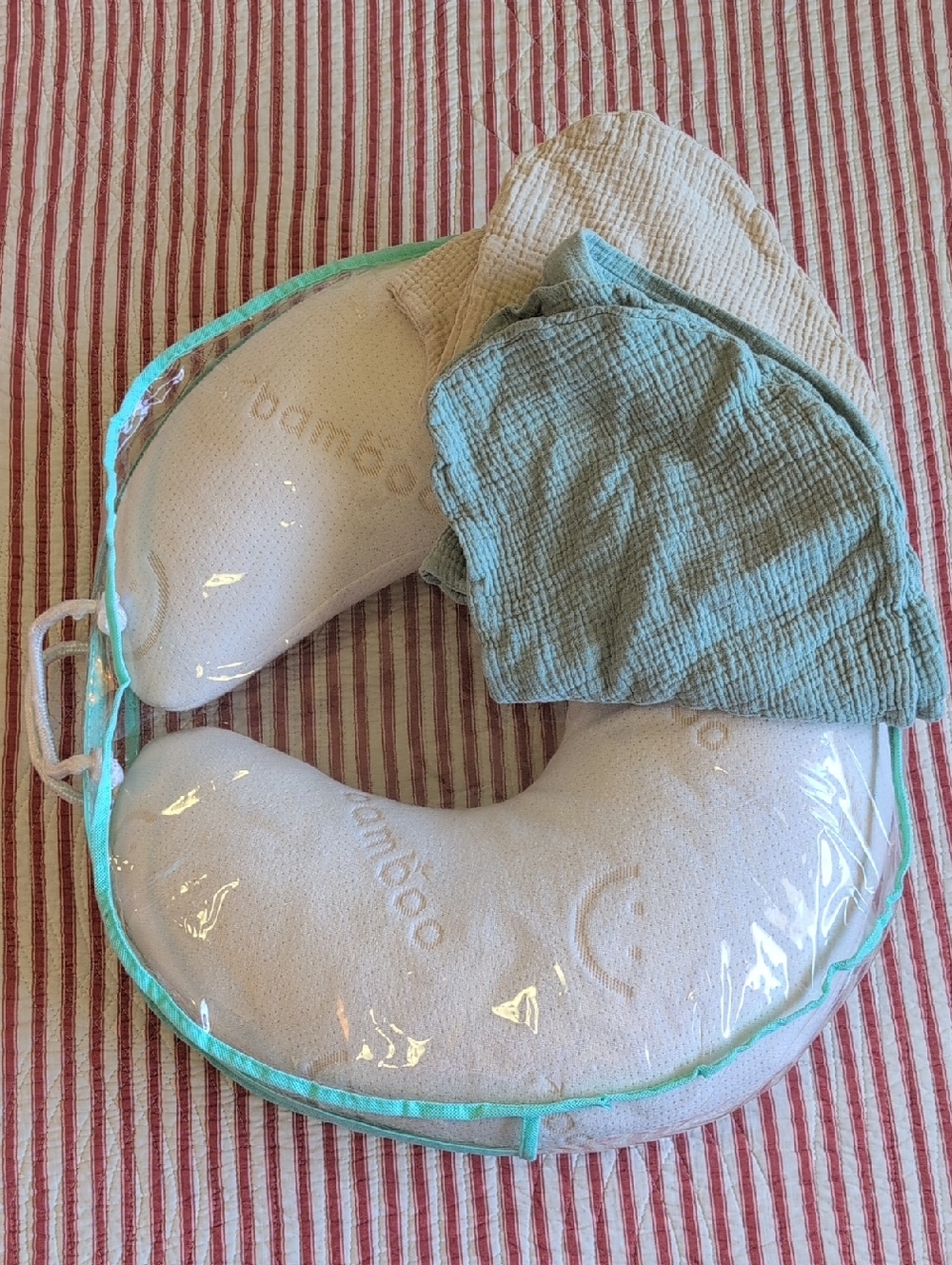 baby works memory foam feeding pillow with extra cotton covers & storage case - Picture 15 of 15